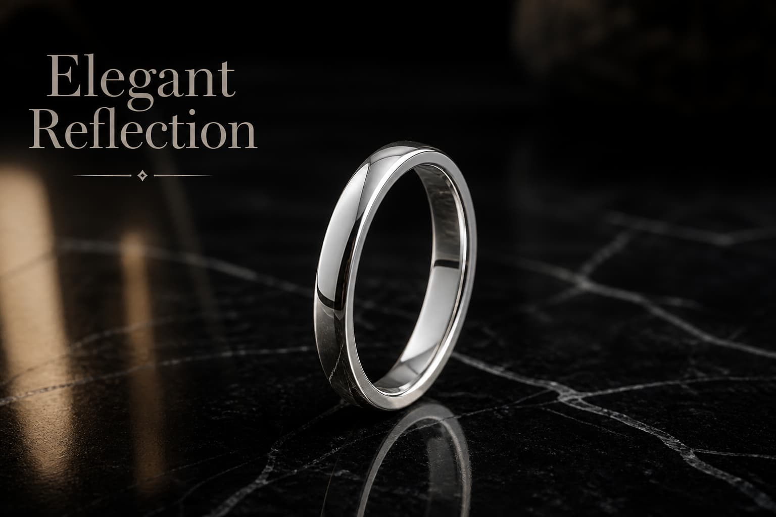 Fine alliance en argent de 4 mm à finition miroir reposant sur une surface en marbre sombre, avec l